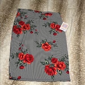 LuLaRoe Black and White Pencil Skirt Knee-Length Work